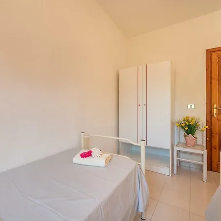 In San Teodoro 23071 Apartment *